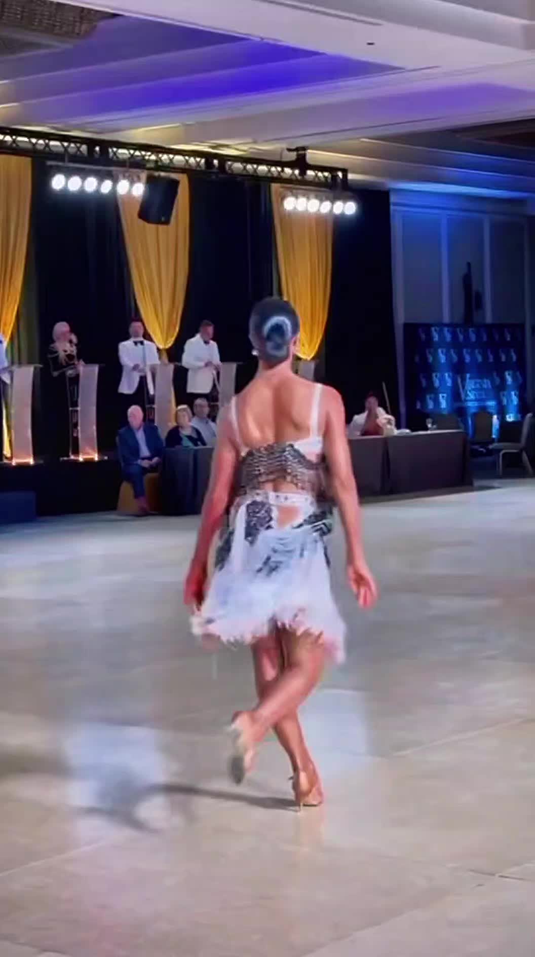 @Elina Stoqnova