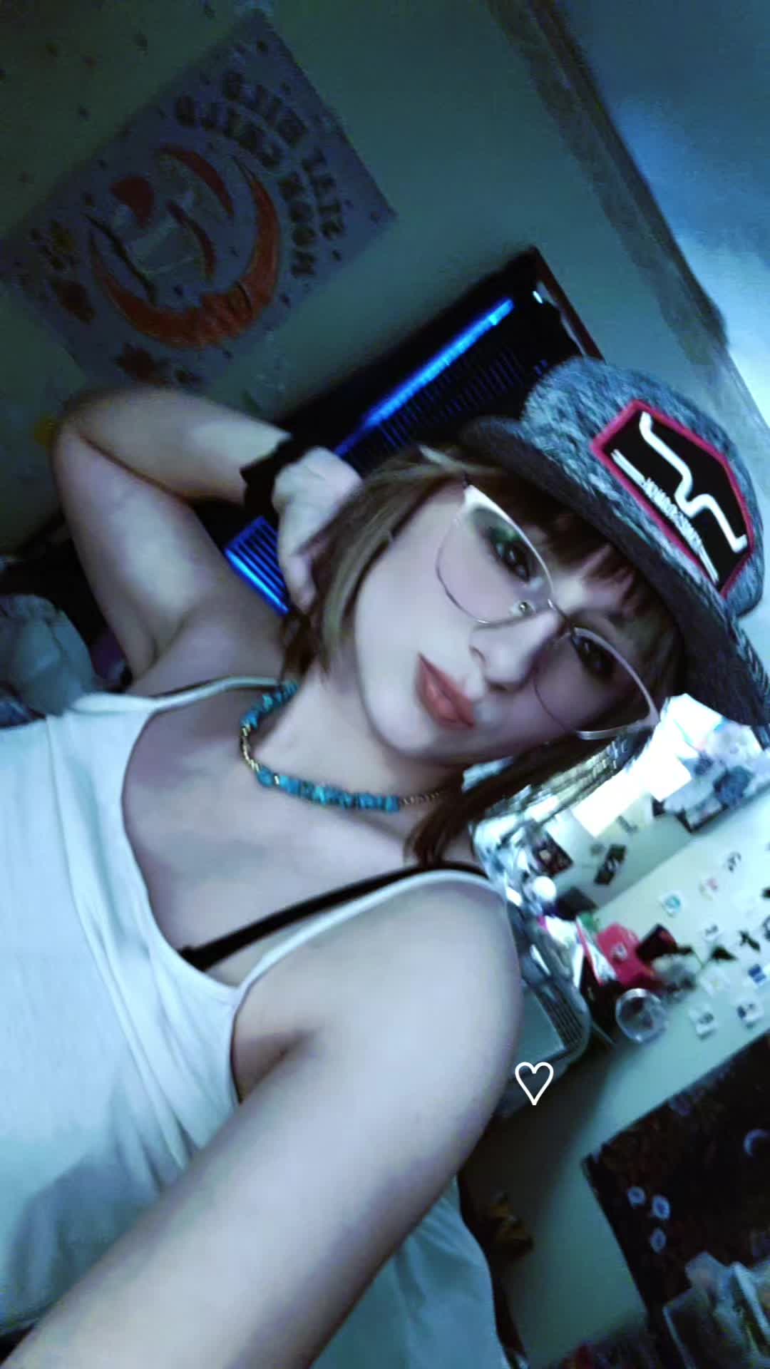 @𝚑𝚊𝚢 ♡
