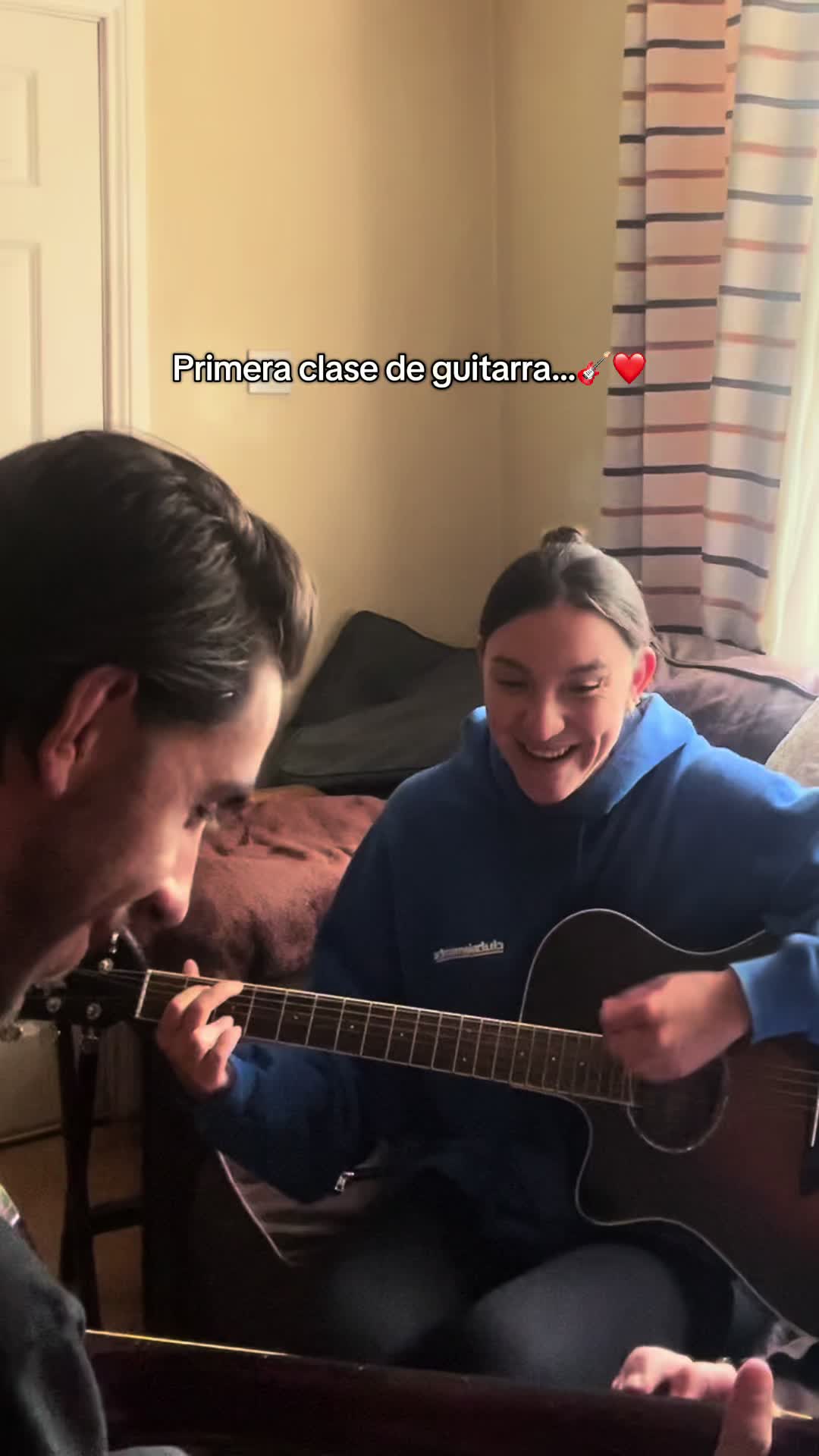 @lauraalosmusic
