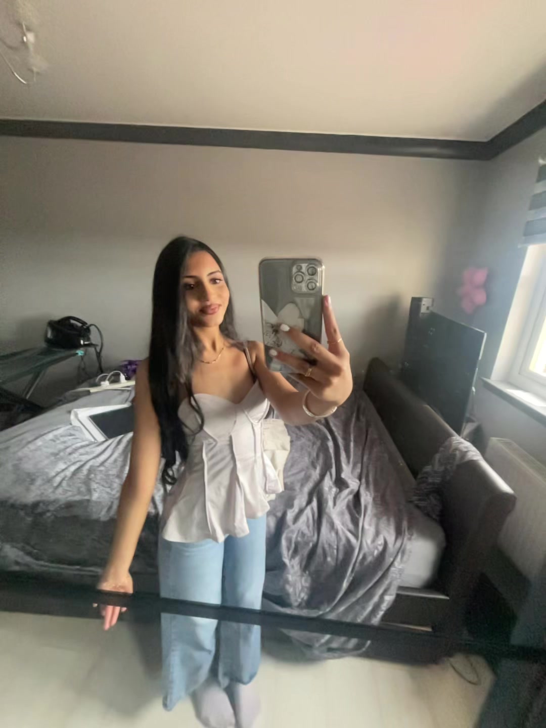 @𝒩