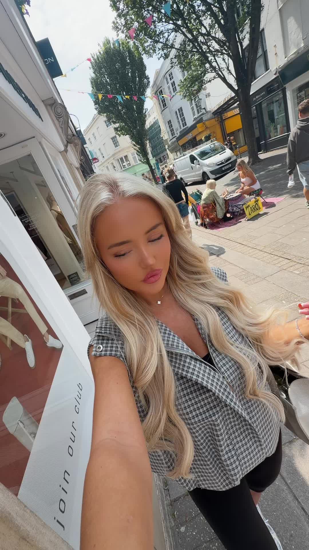 @bellaa