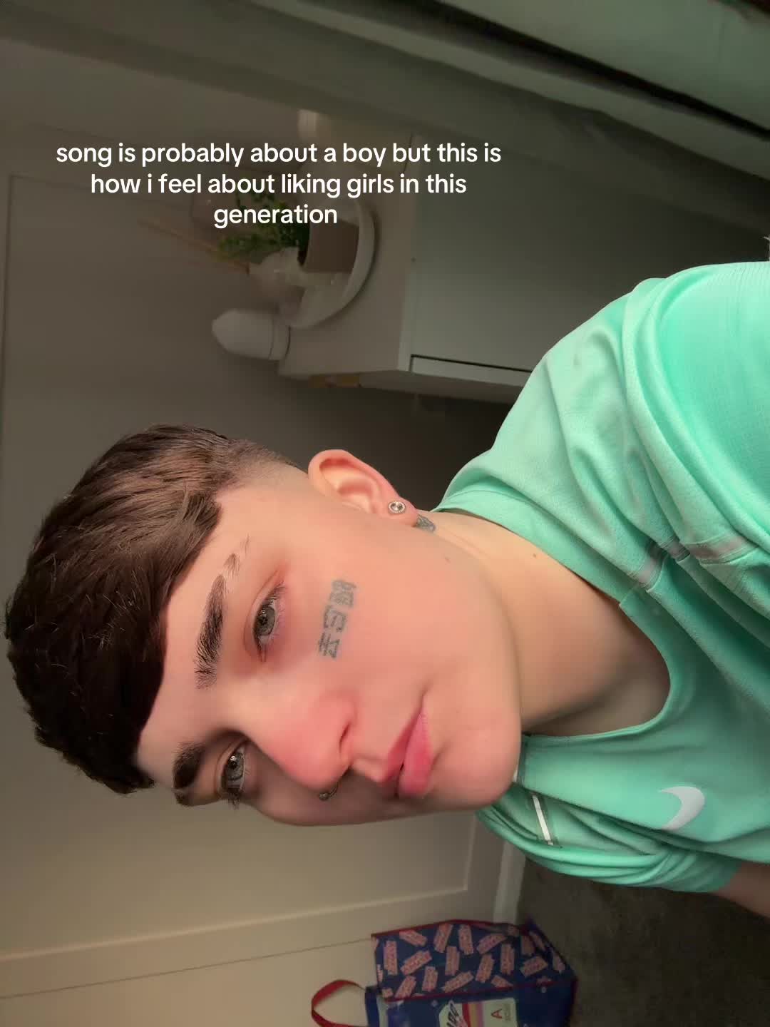@Ell👀
