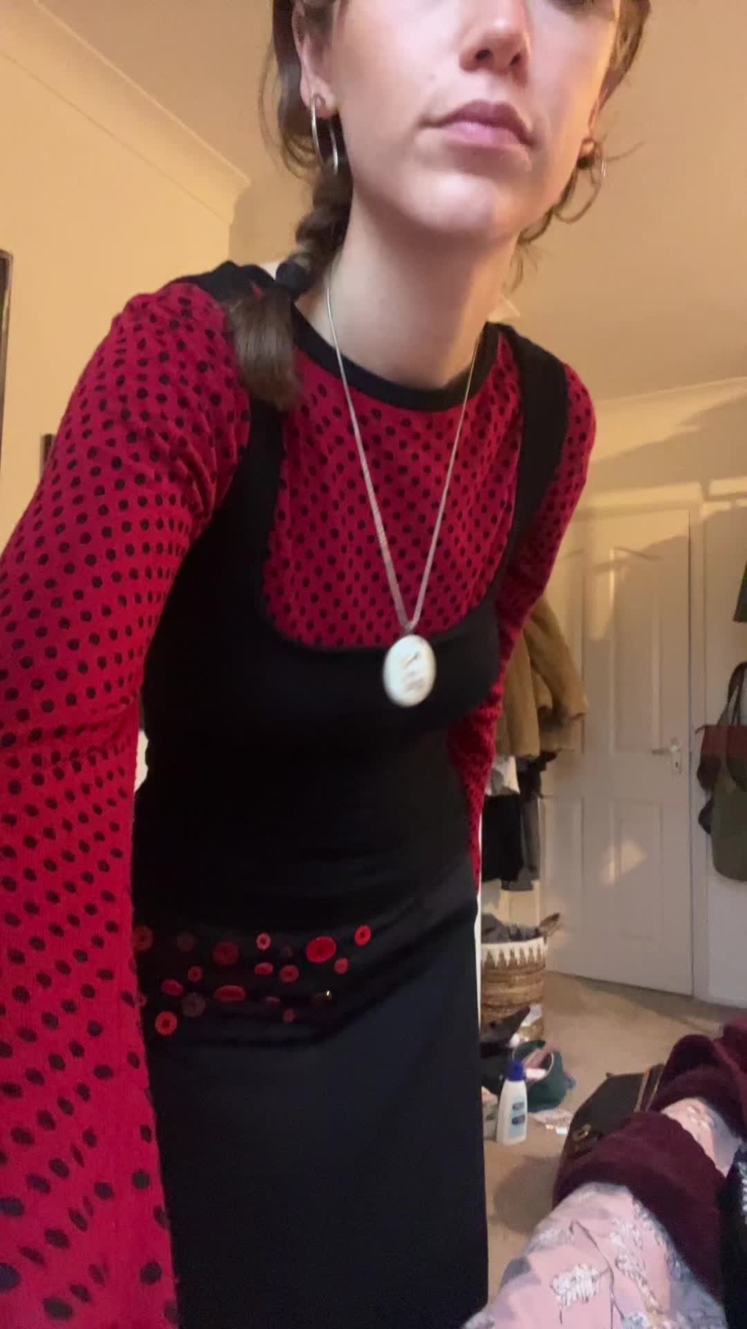 @Eloise🧝♀️