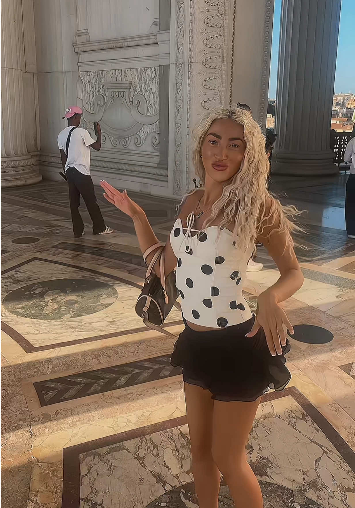@laurenvinee