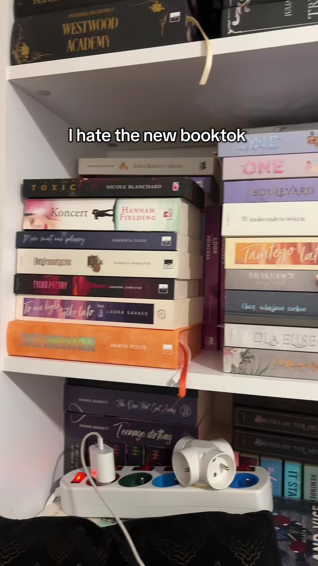 @Books with Sara