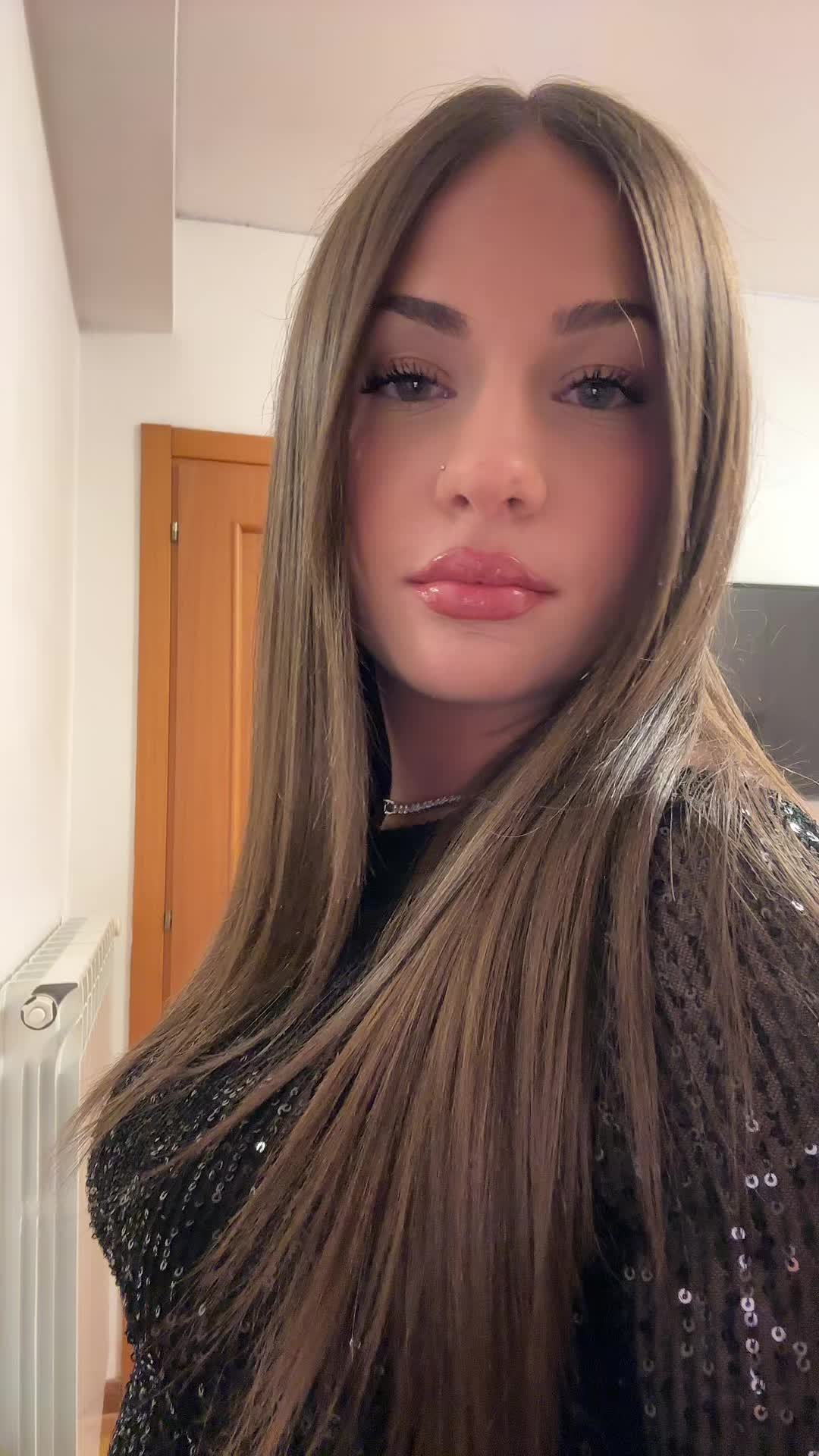 @👸🏼