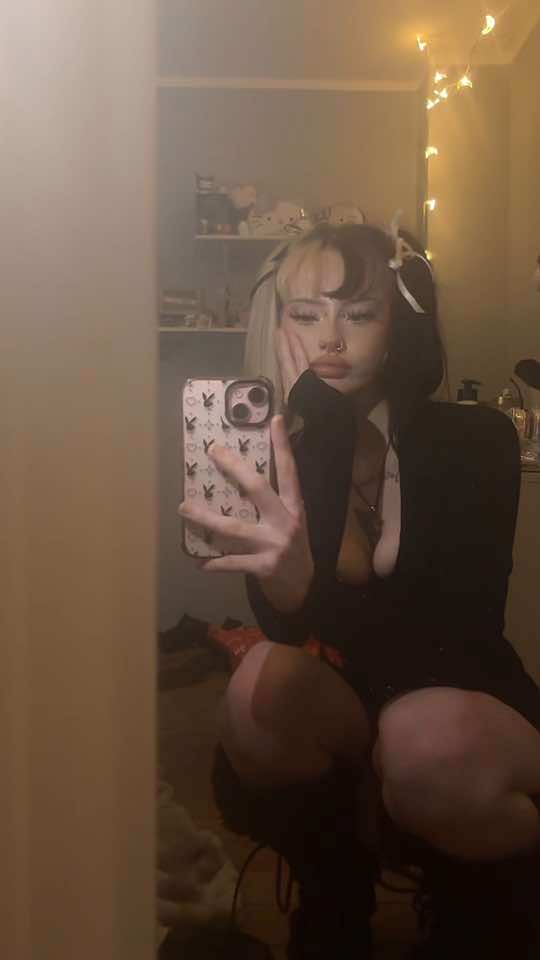 @<3