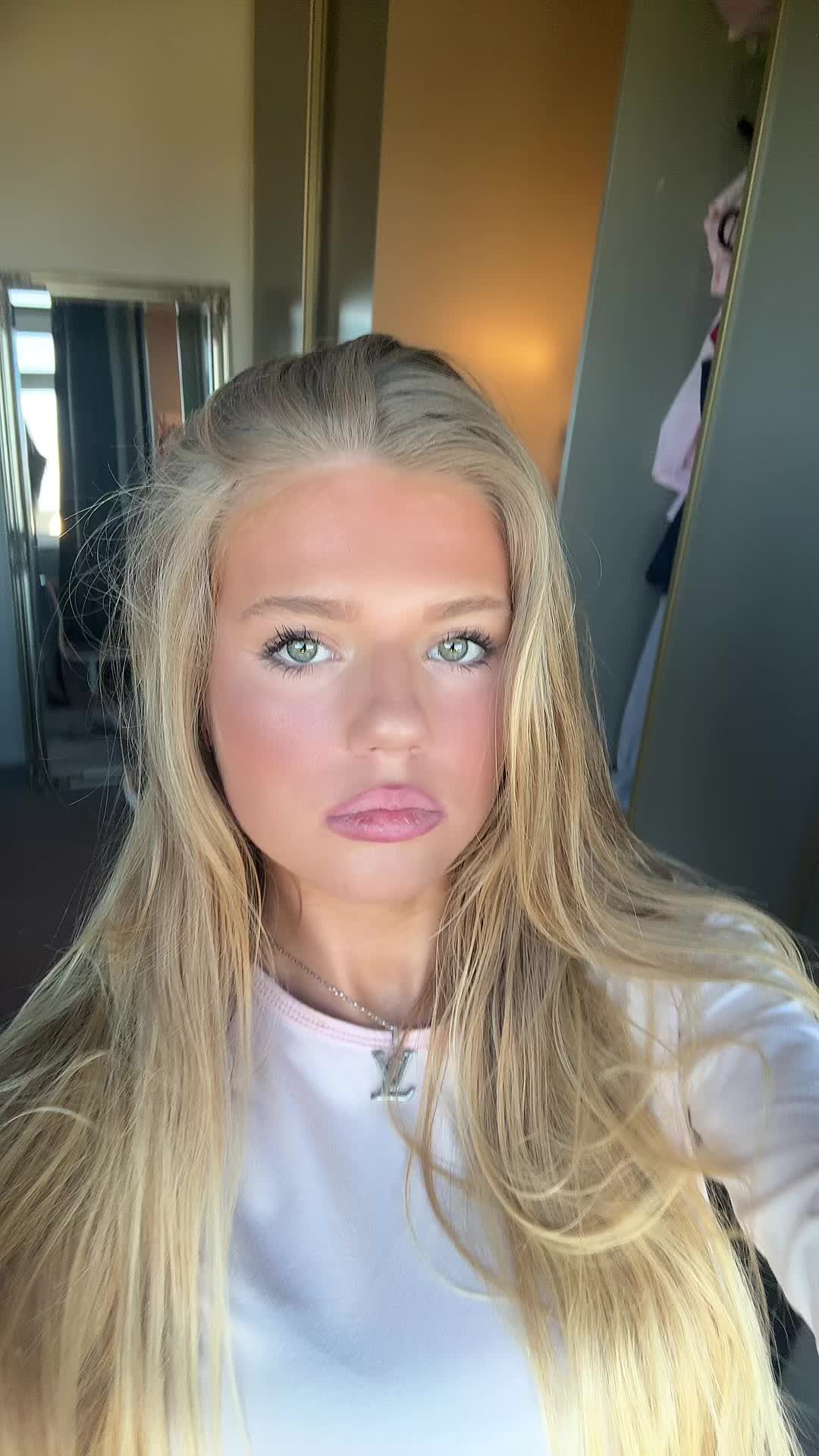 @😈