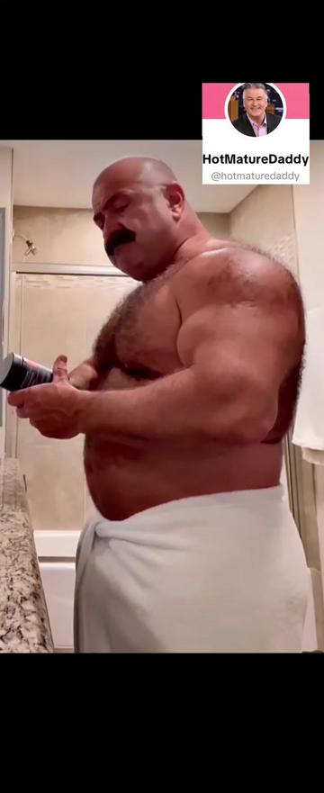 @HotMatureDaddy