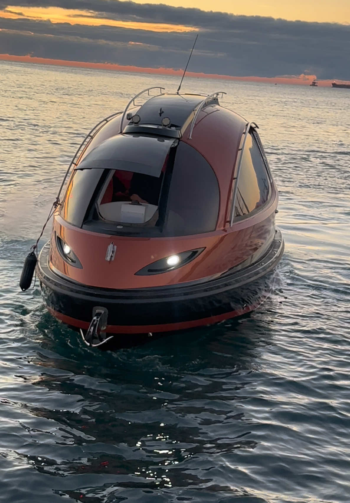 @Jet Capsule