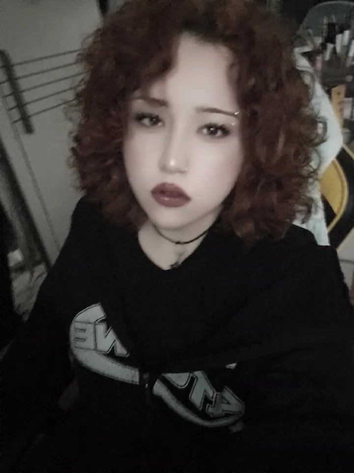 @🦦