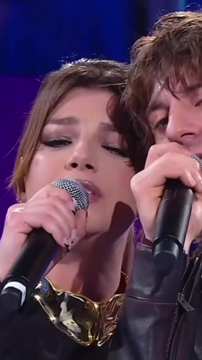 @Emma marrone (fans)✨