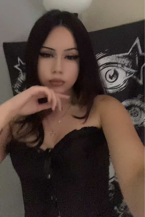 @Con<3