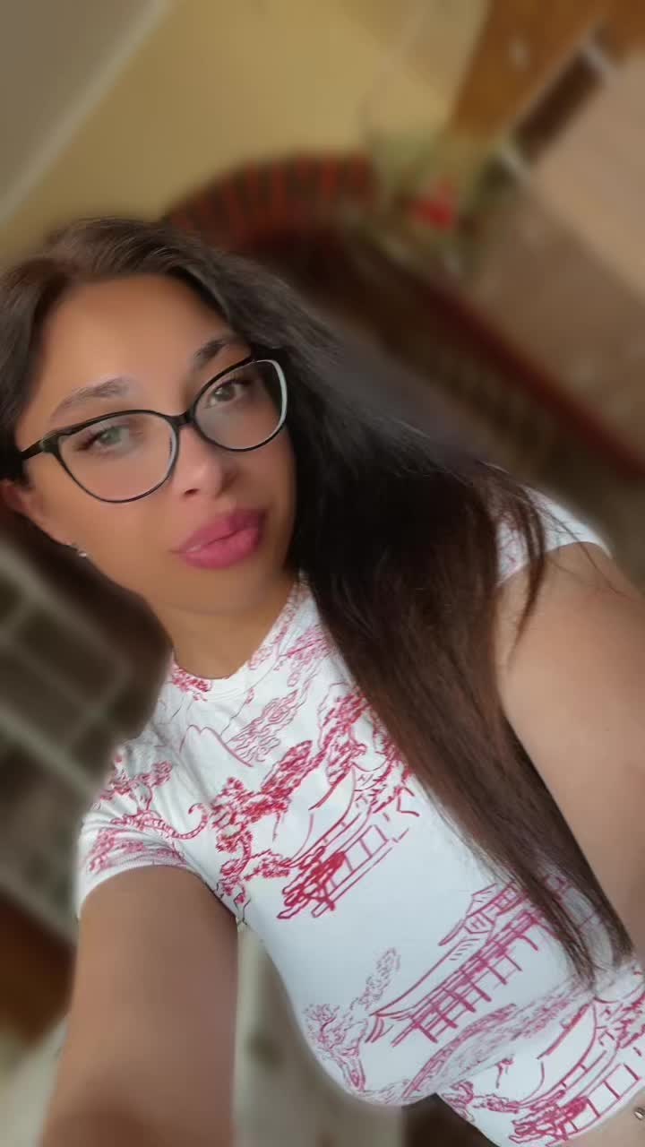 @Eszti๐ค๐