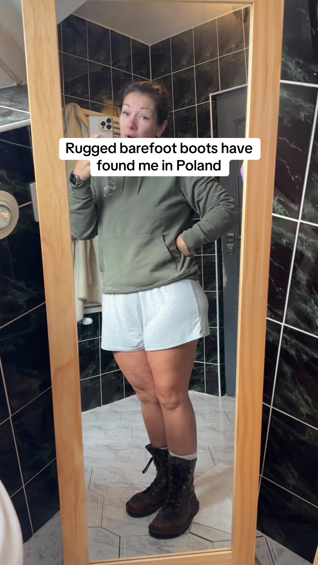 @Barefoot👣Brit