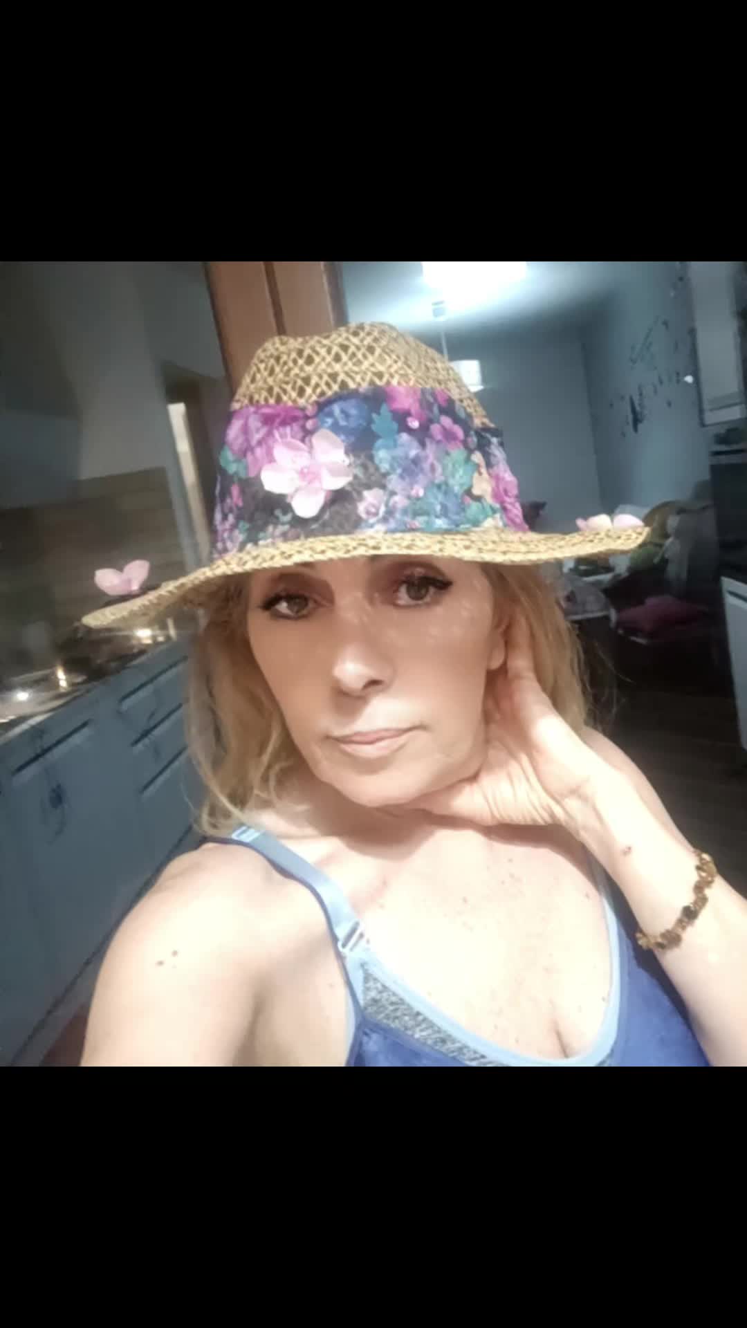 @Cinnderella