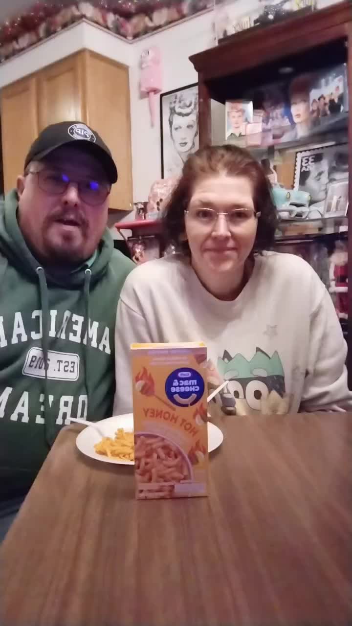 @FoodFanatics