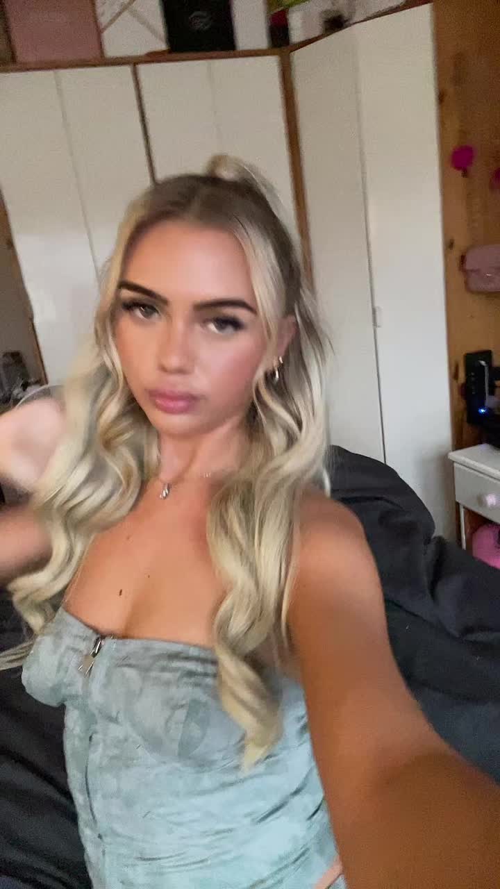 @holly