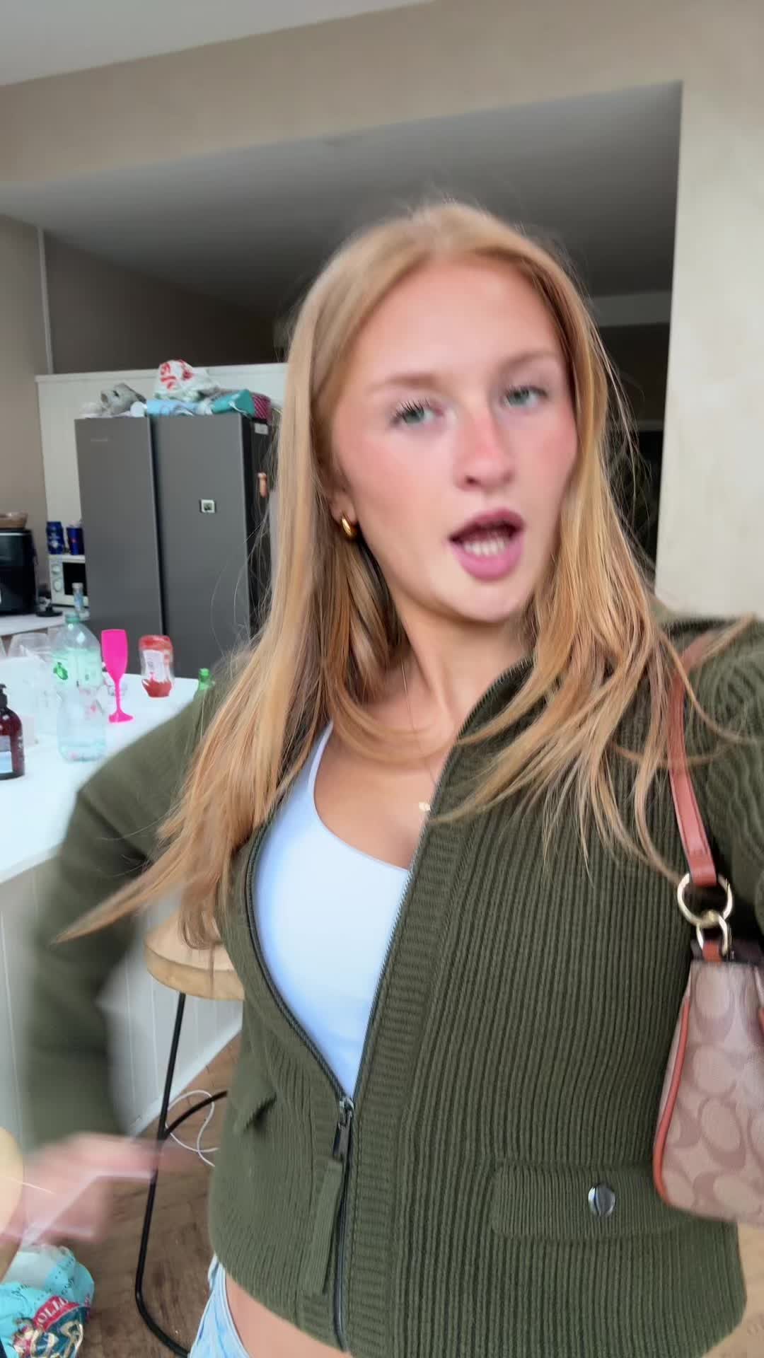 @PoppyWybrow
