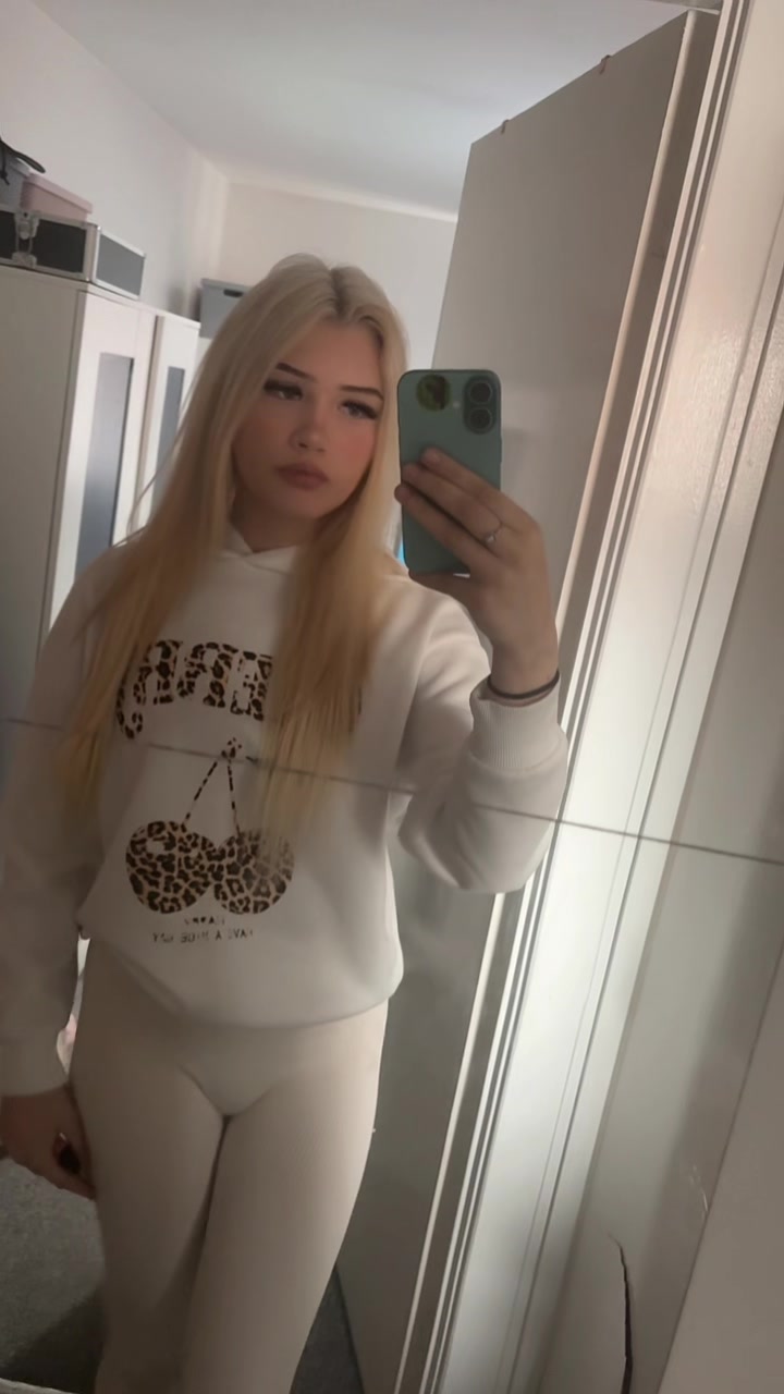 @𝐓𝐀𝐘𝐋𝐎𝐑 🎀
