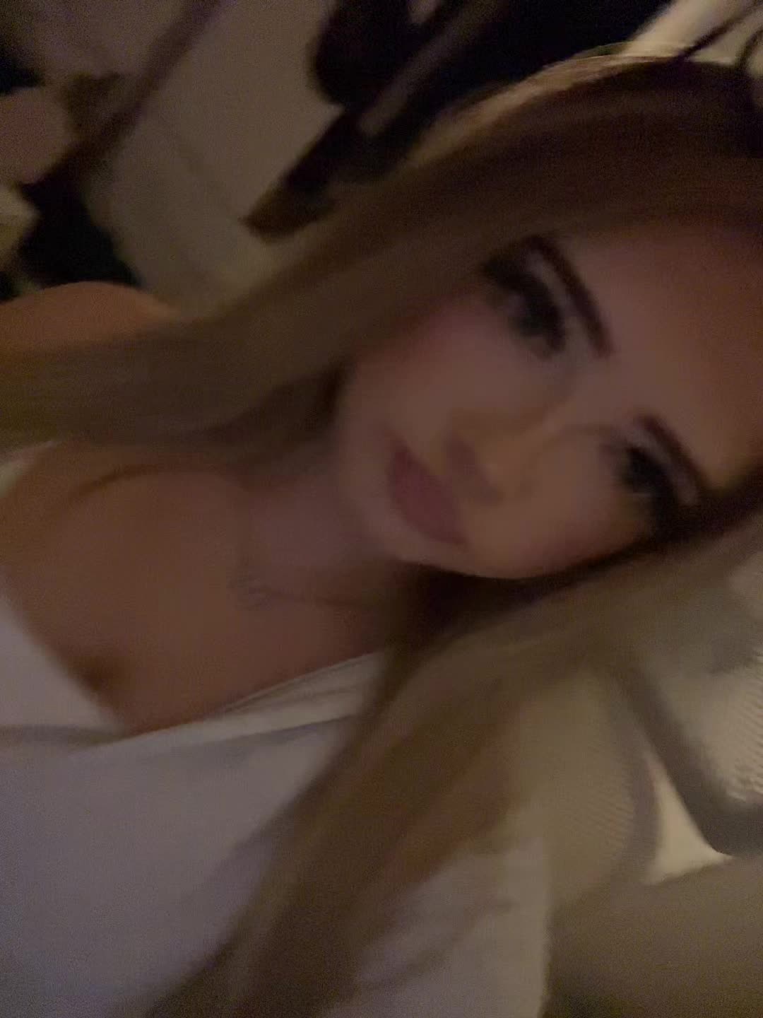 @️