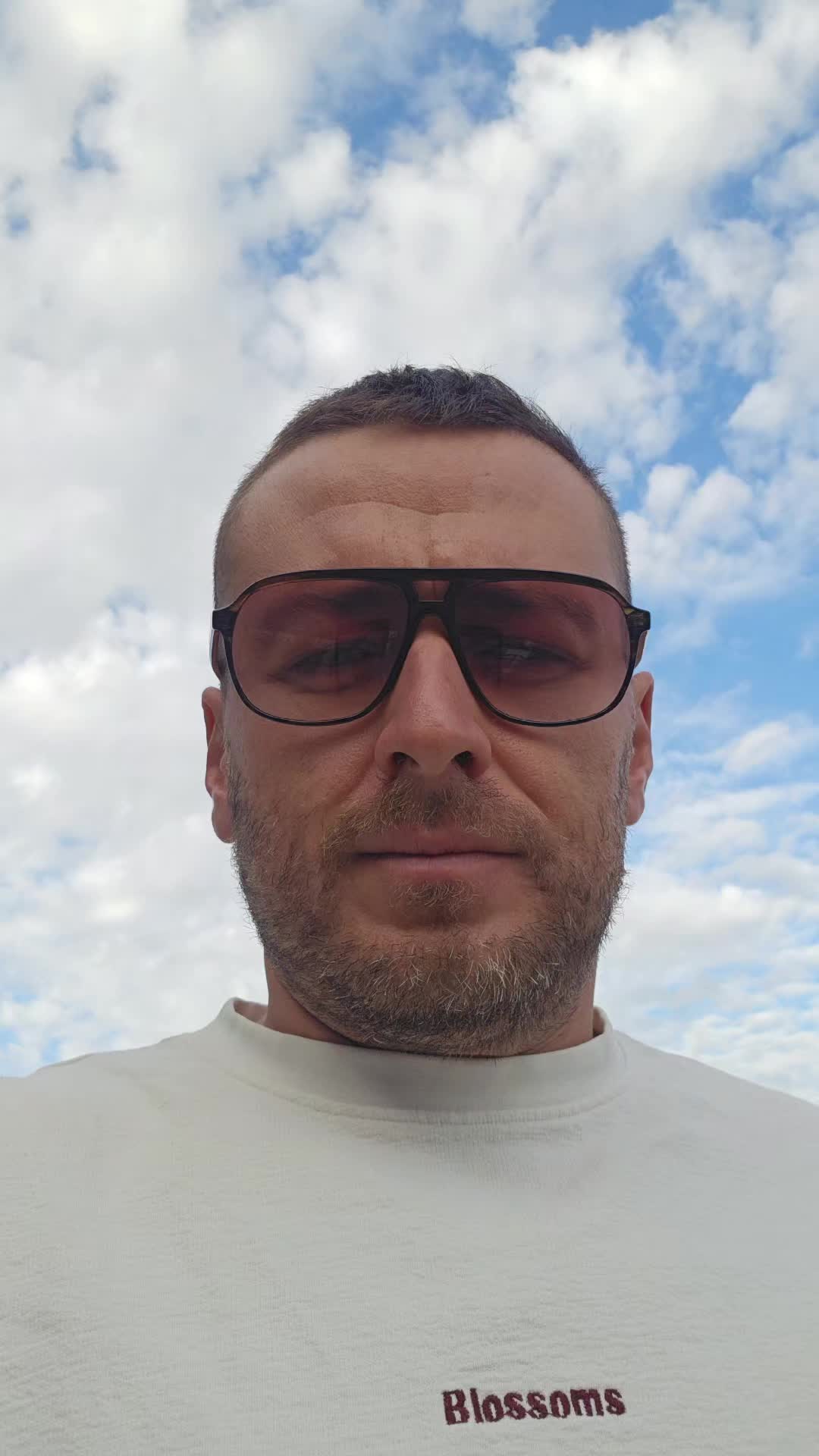 @baiatu' cu drona
