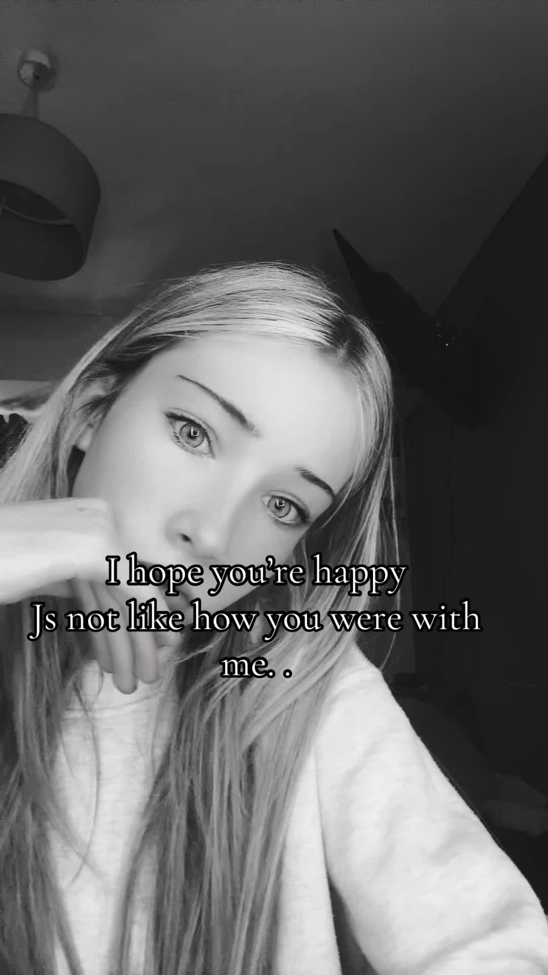 @𝐜𝐡𝐚𝐫𝐥𝐨𝐭𝐭𝐞𝐨𝐥𝐢𝐯𝐢𝐚