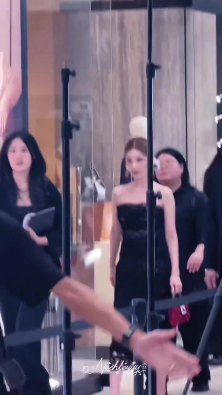 @yezy