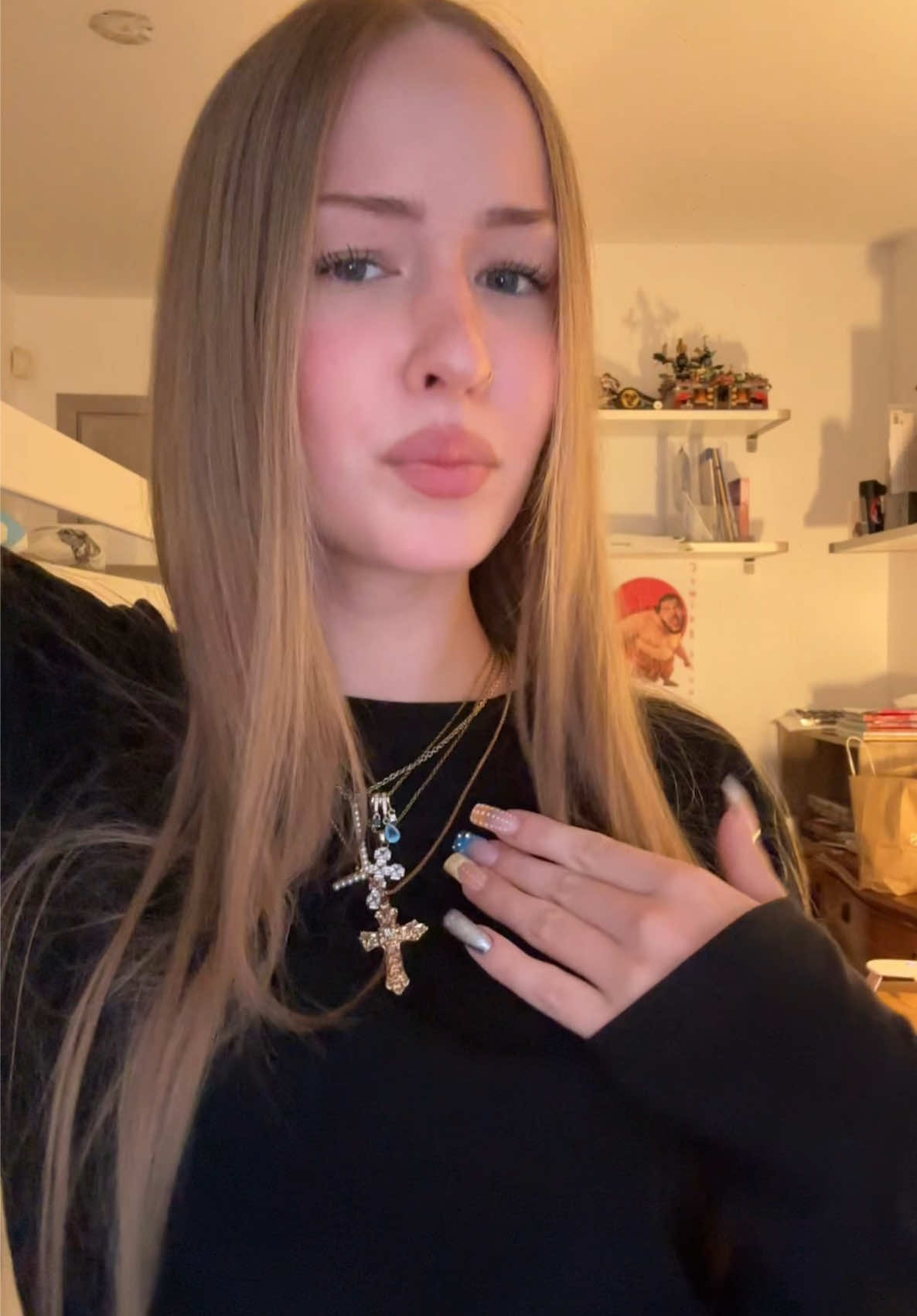 @🙋🏼♀️