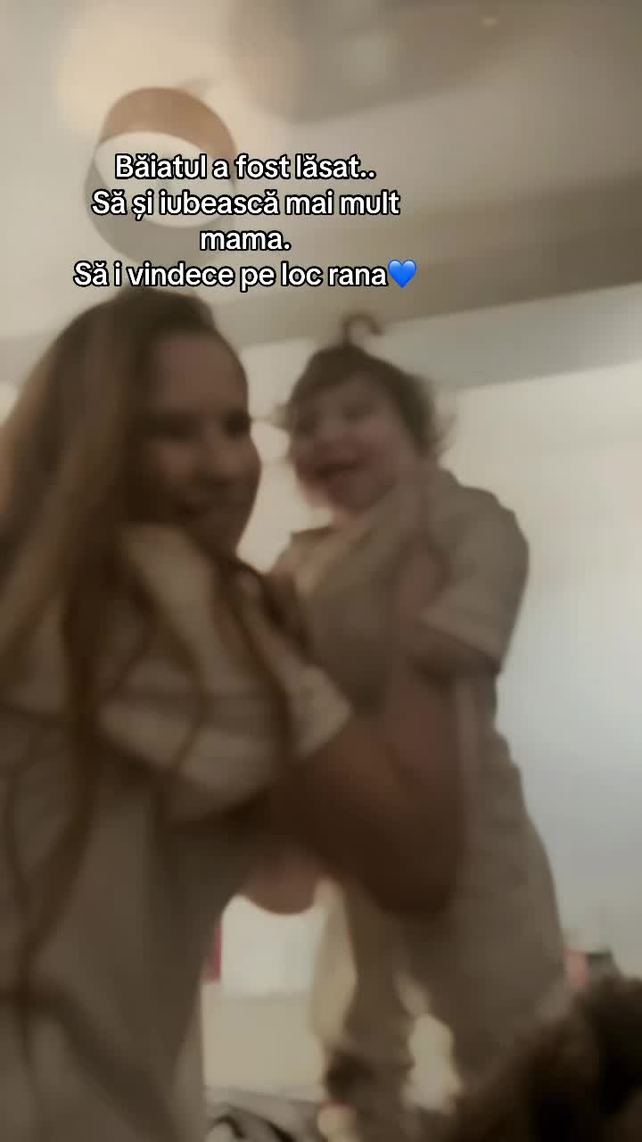 @Roxi