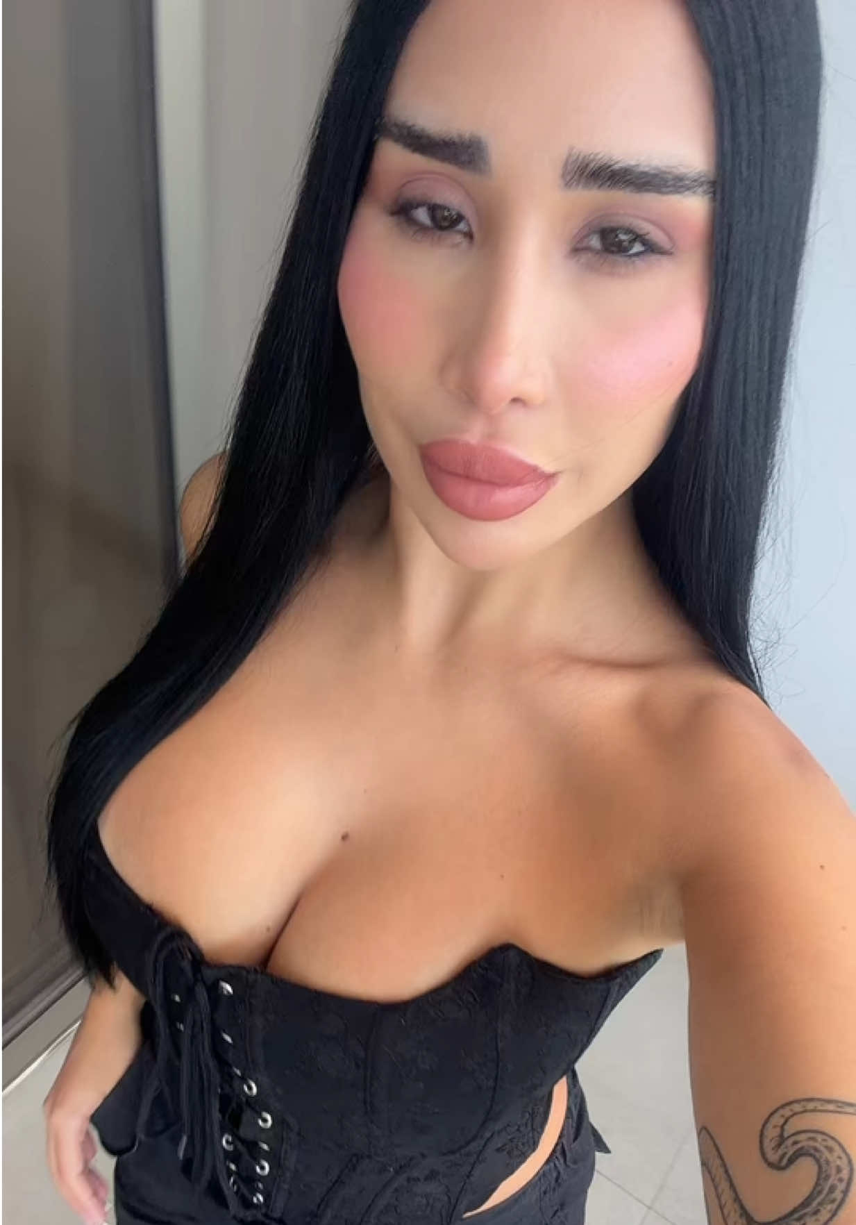 @𝙼 𝙰 𝙽 𝙸 𝚀 𝚄 𝙴 🍒