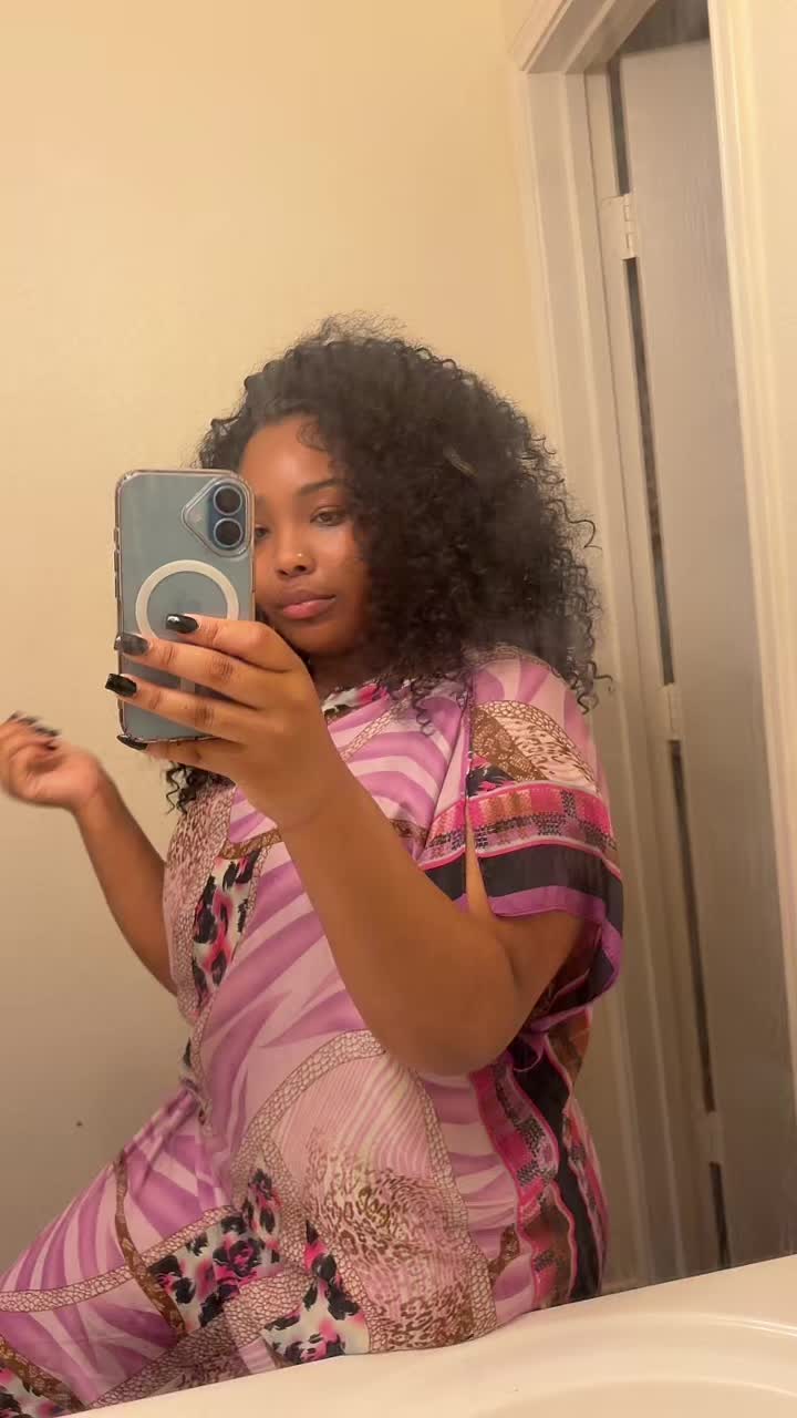 @#Thickerthanasnicker😙