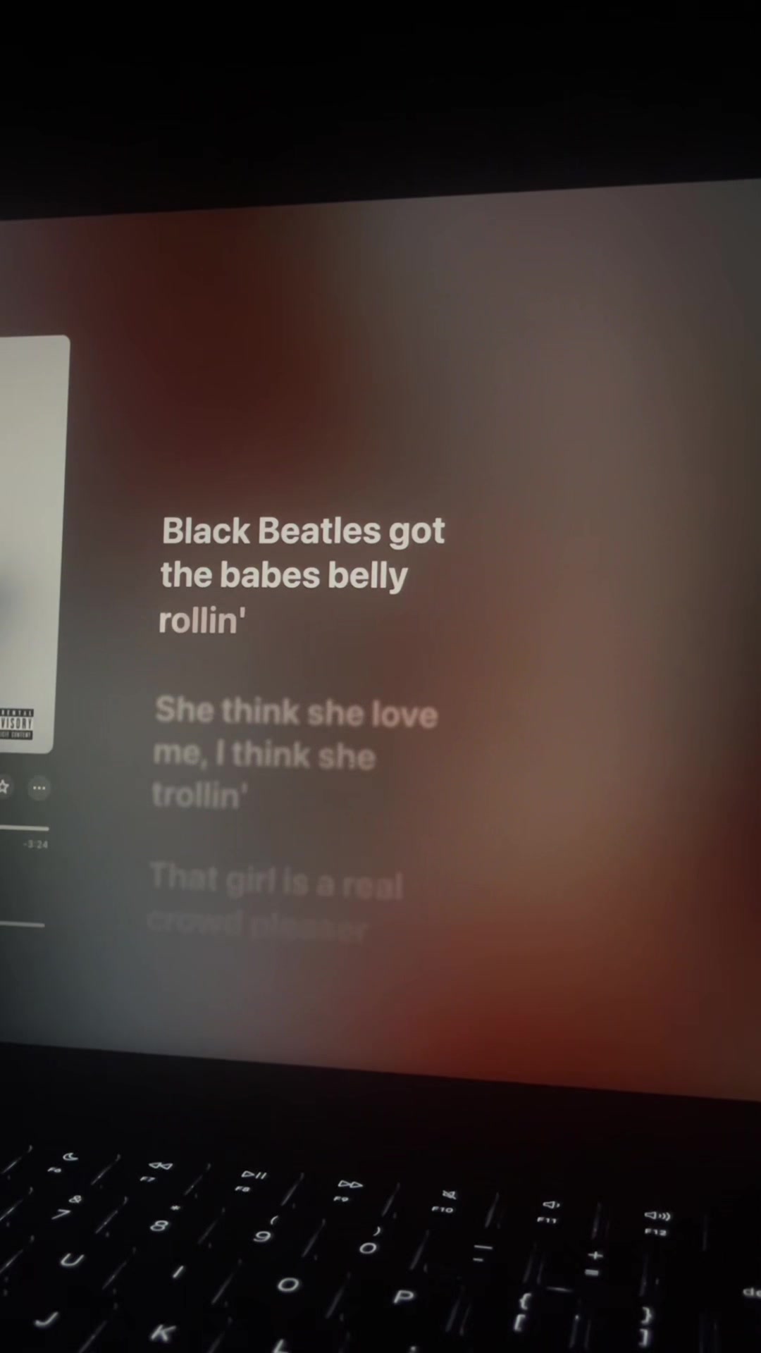 @🎧