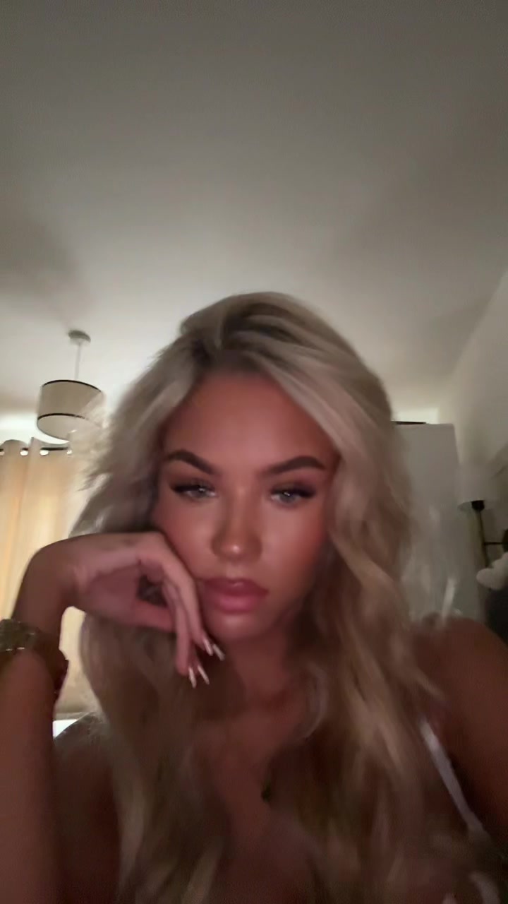 @elliesouthgate1