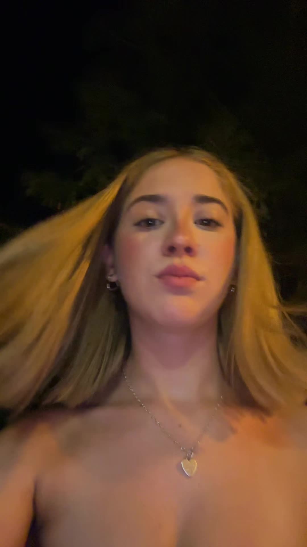@Lau🖤