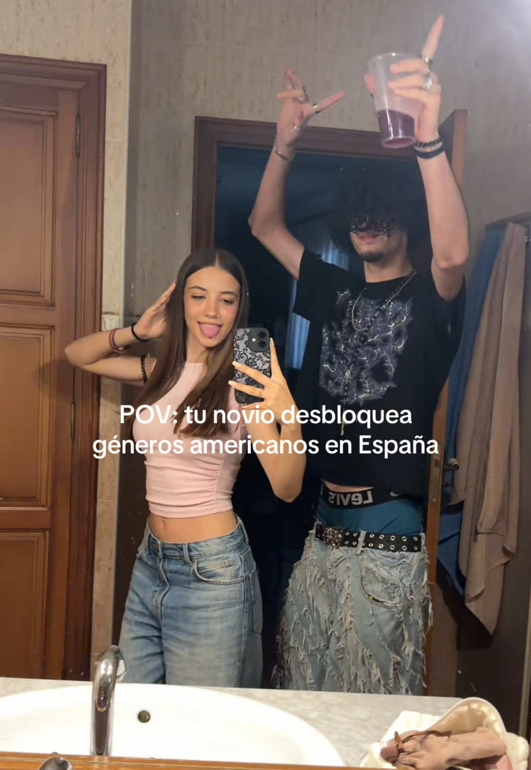 @𝒢