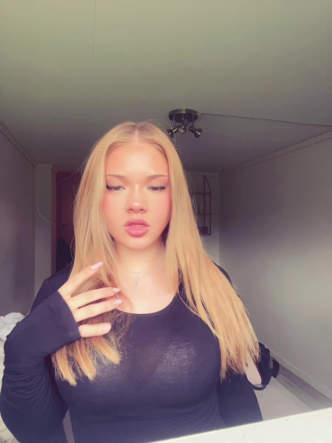 @𝓓𝓘𝓝𝓐🪽