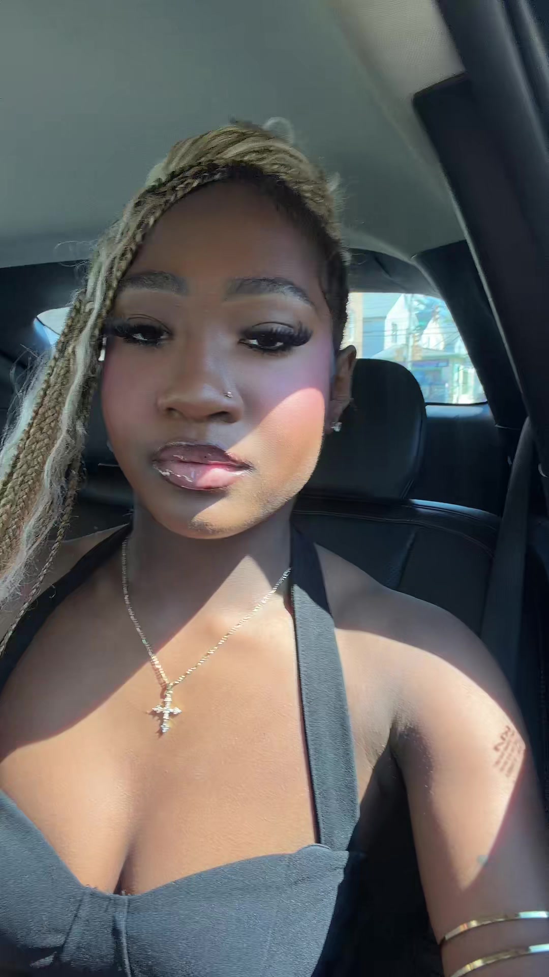 @Queenariiiberryyy🍓