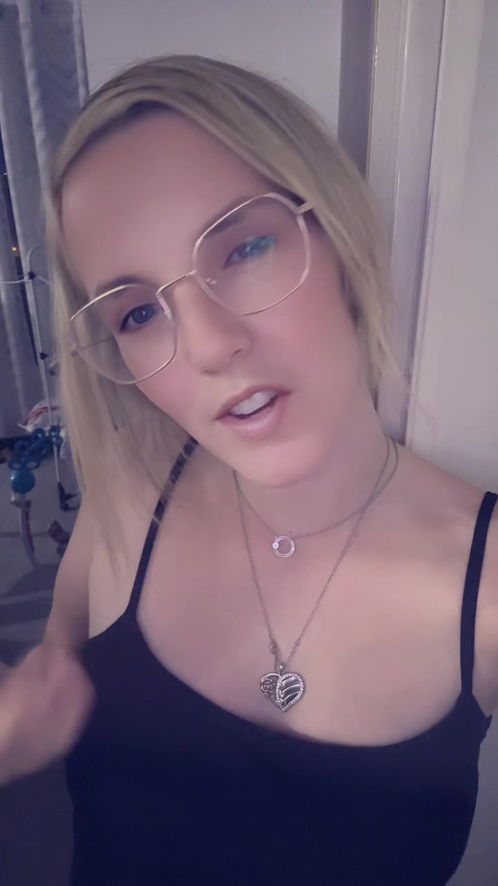 @MomOf3Girls🌸🌈👑🩷