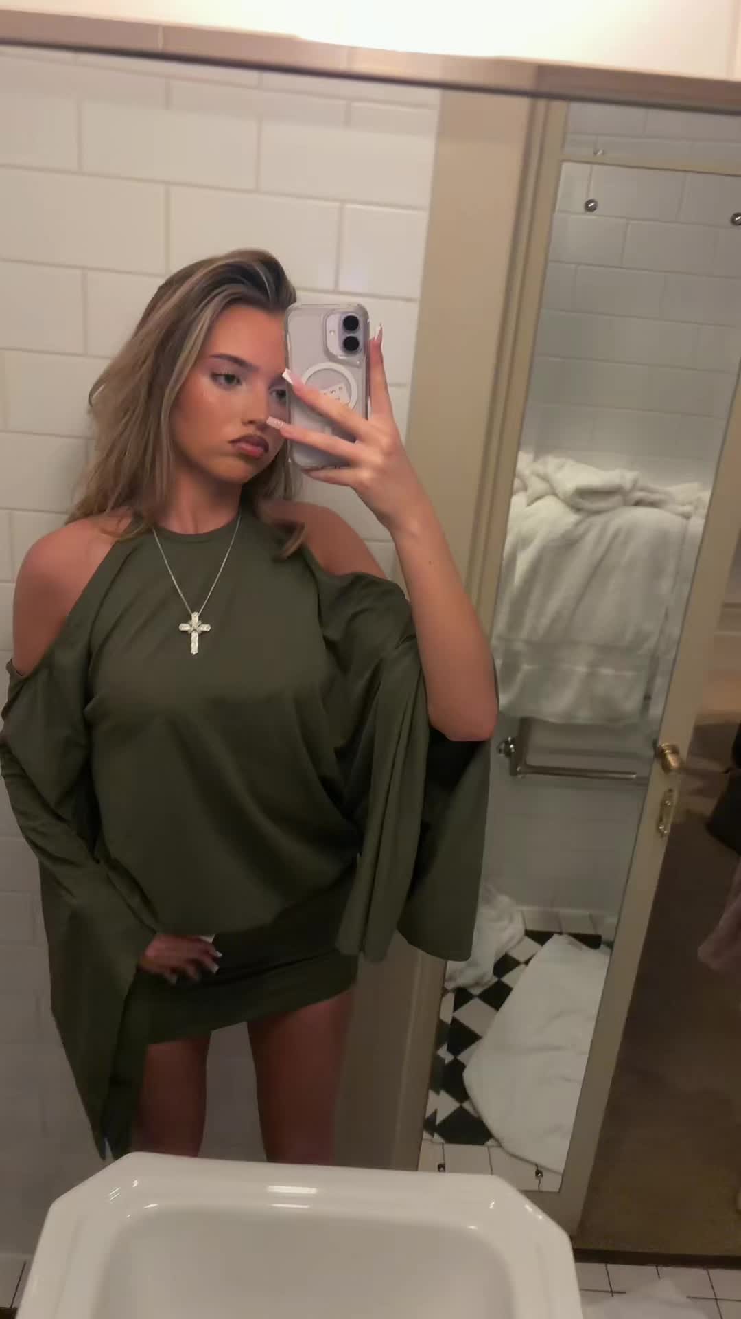 @Annierees🪩🎀