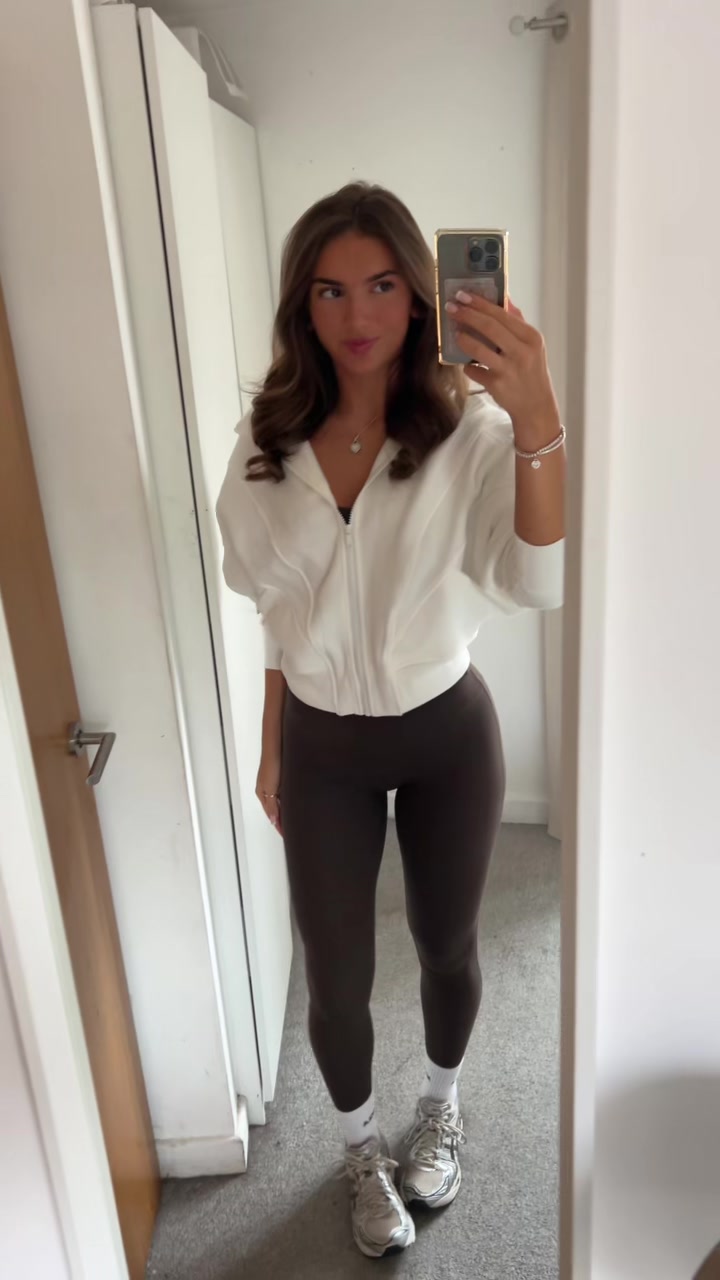 @AYSHA ELIZABETH 🌟🫦