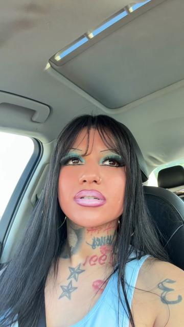 @pinkybaddazz