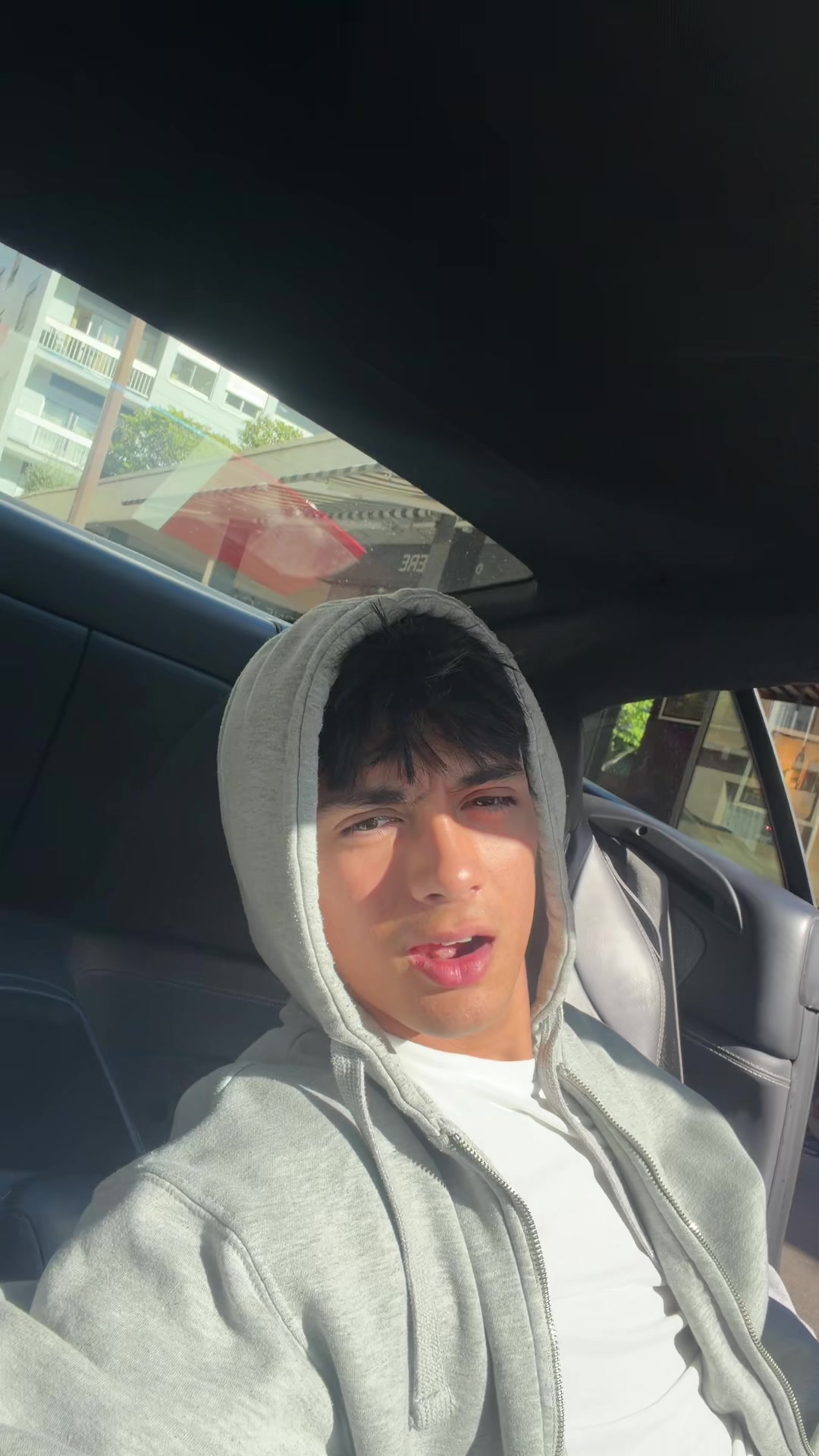 @Fan.