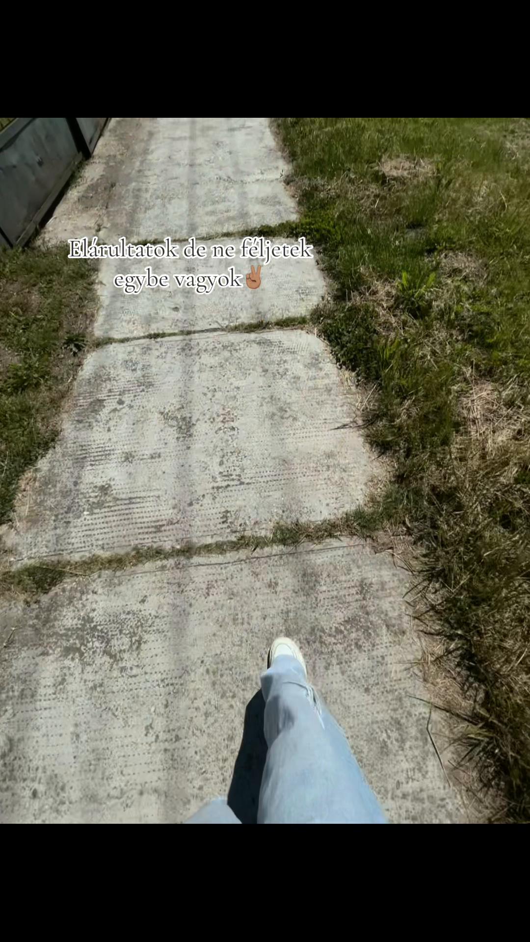 @🦦