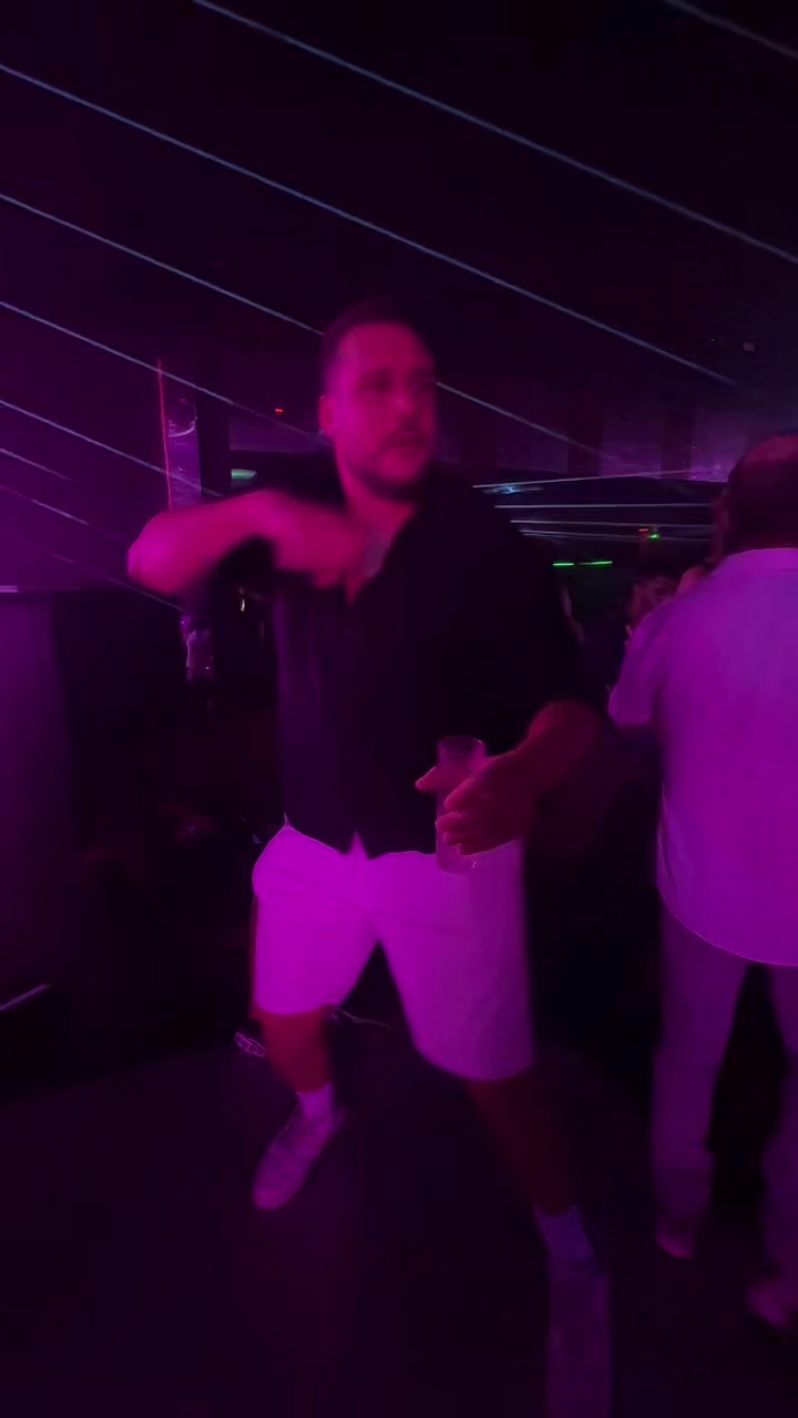 @Jason Érronix Holmaert