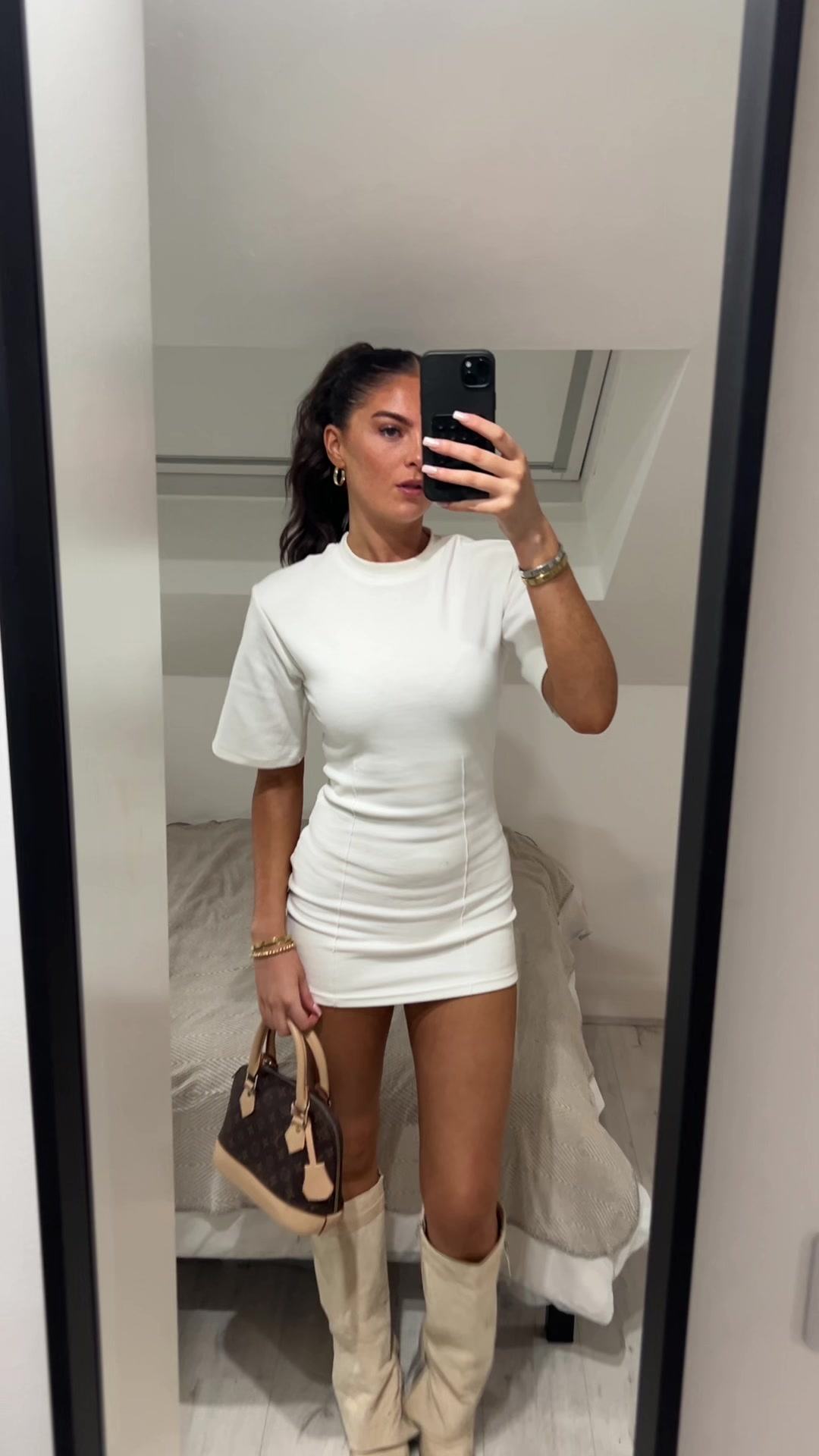 @ELISE-JANE