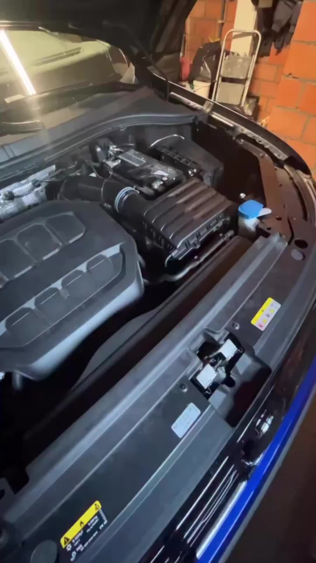 @lapiz_blue_tiguan_r