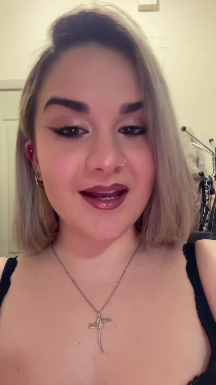 @elena.