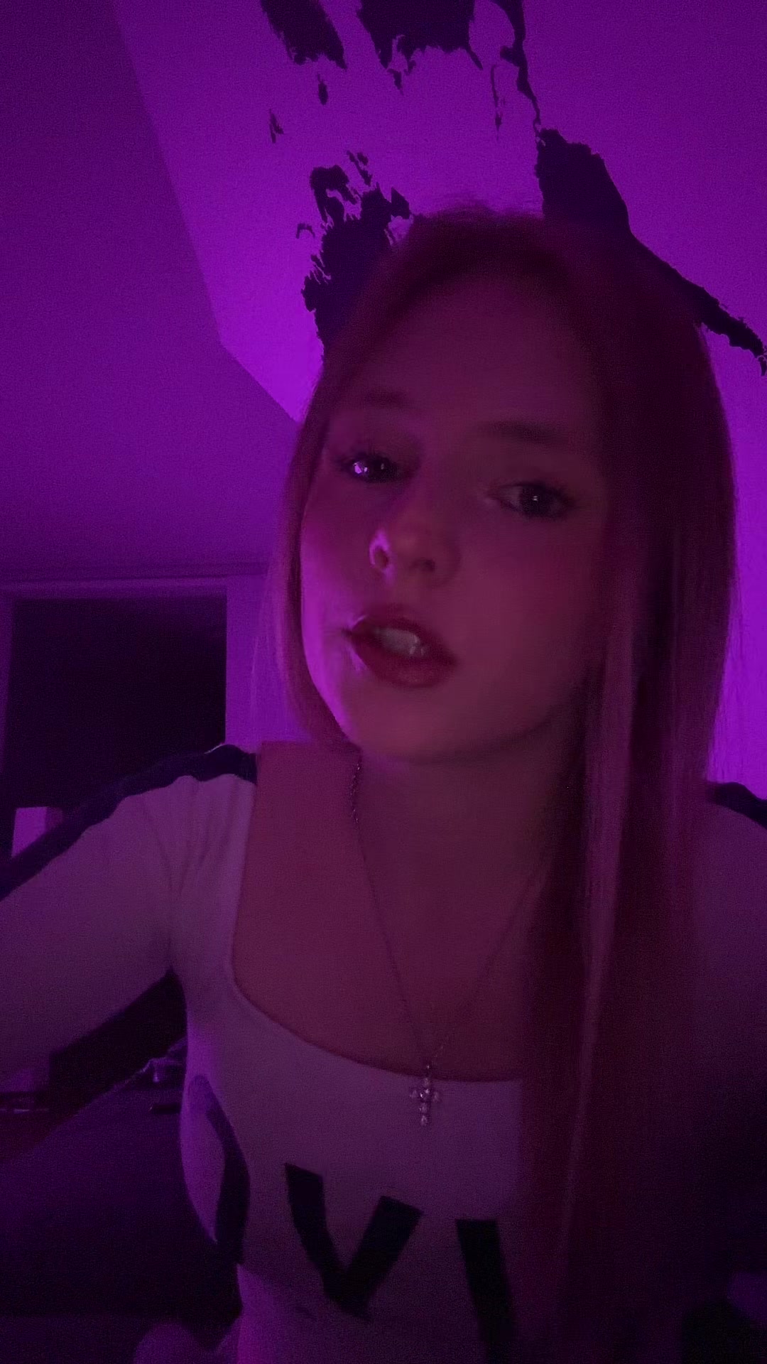 @Bella