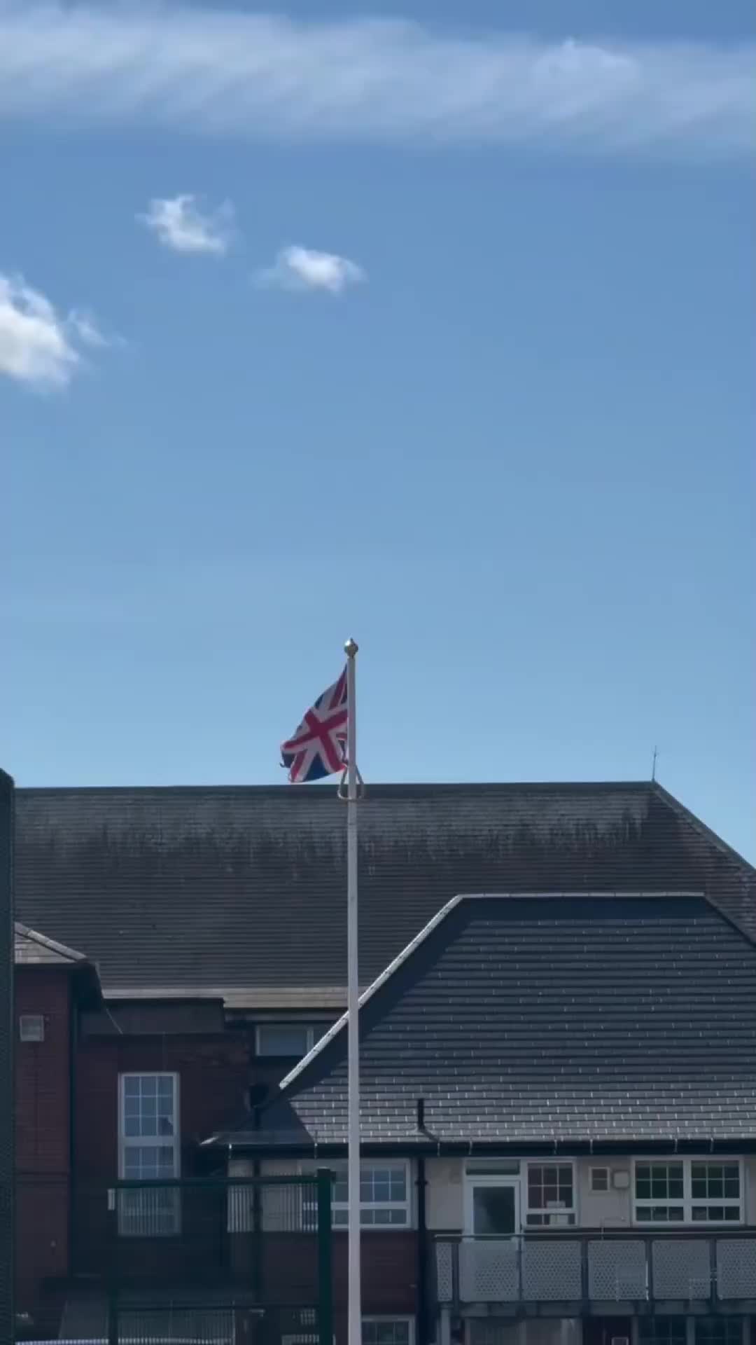 @UK🇬🇧